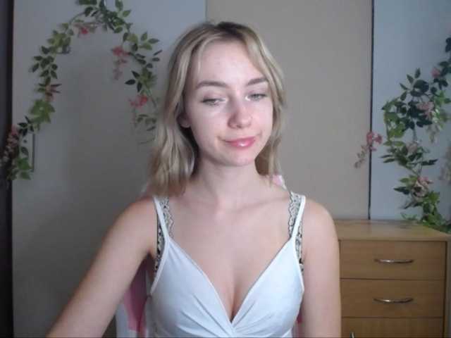 LuciaGlow live cam on BongaCams