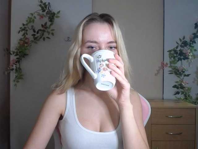 LuciaGlow live cam on BongaCams