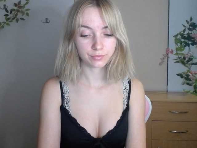 LuciaGlow live cam on BongaCams