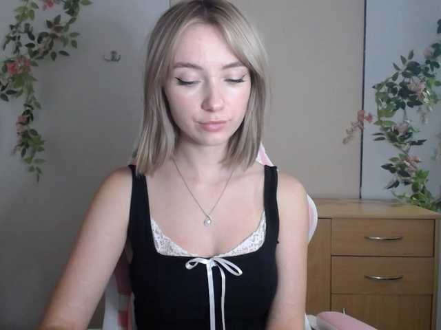 LuciaGlow live cam on BongaCams