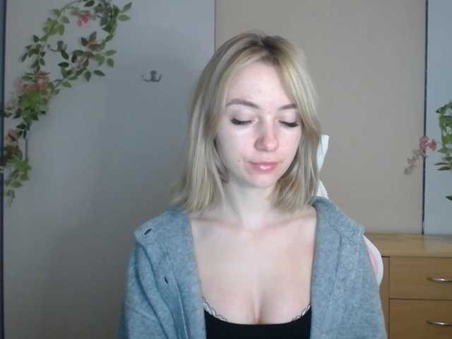 LuciaGlow live cam on BongaCams