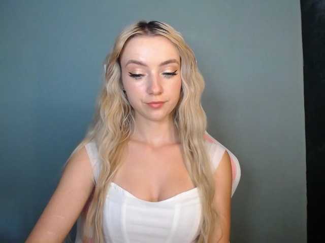 LuciaGlow live cam on BongaCams