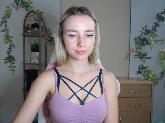LuciaGlow live cam on BongaCams