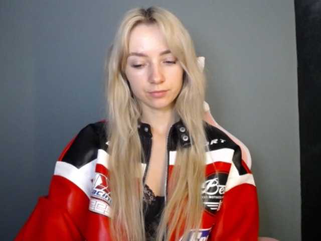 LuciaGlow live cam on BongaCams