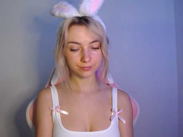 LuciaGlow live webcam show