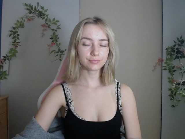 LuciaGlow live cam on BongaCams