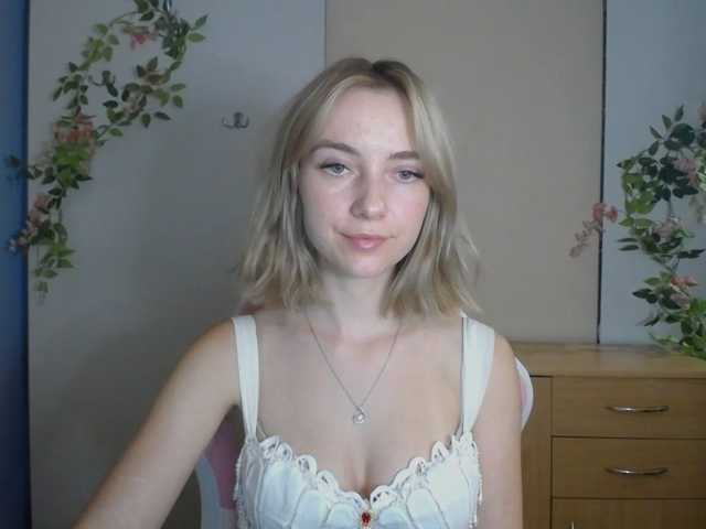 LuciaGlow live cam on BongaCams
