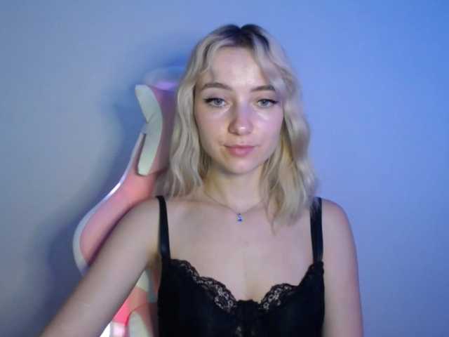 LuciaGlow live cam on BongaCams