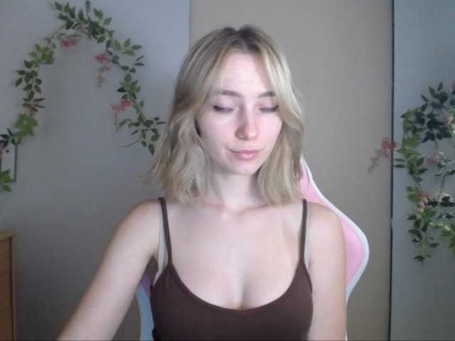 LuciaGlow live cam on BongaCams
