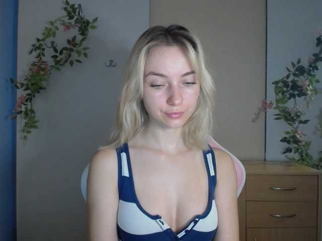 LuciaGlow live cam on BongaCams
