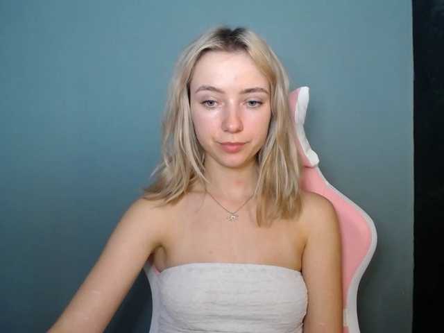 LuciaGlow live cam on BongaCams