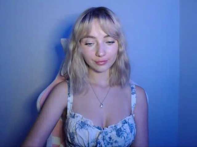 LuciaGlow live cam on BongaCams