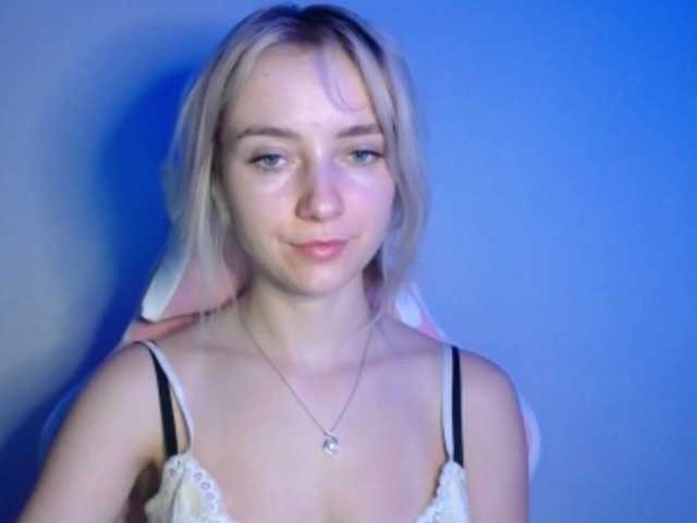 LuciaGlow live webcam show