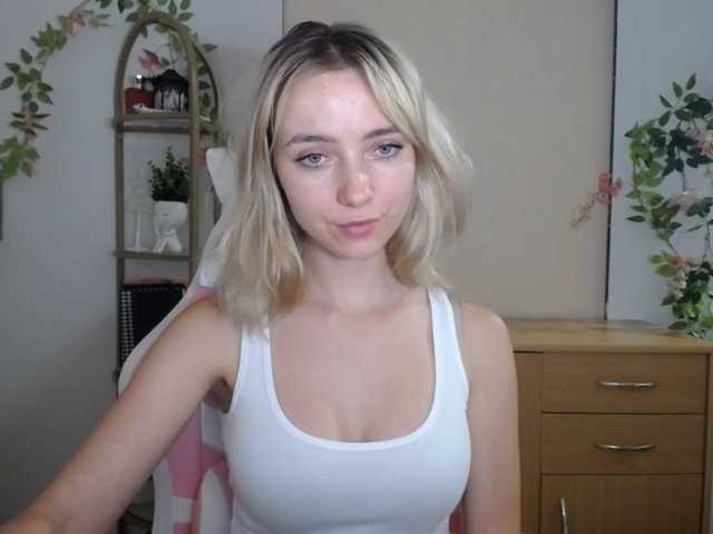 LuciaGlow live cam on BongaCams
