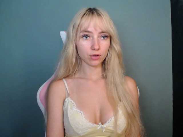 LuciaGlow live cam on BongaCams