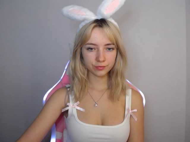 LuciaGlow live cam on BongaCams