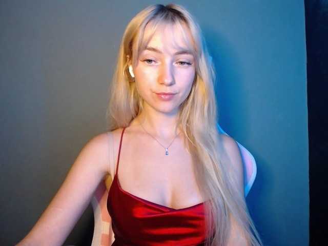 LuciaGlow live cam on BongaCams