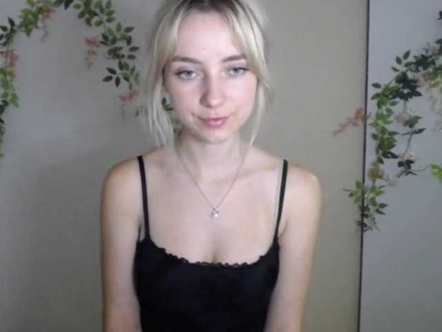 LuciaGlow live cam on BongaCams