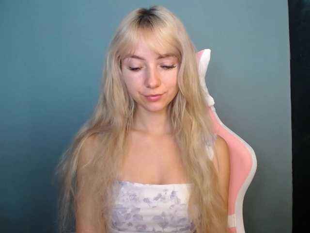 LuciaGlow live cam on BongaCams