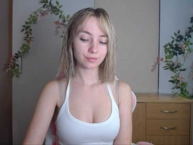 LuciaGlow live cam on BongaCams