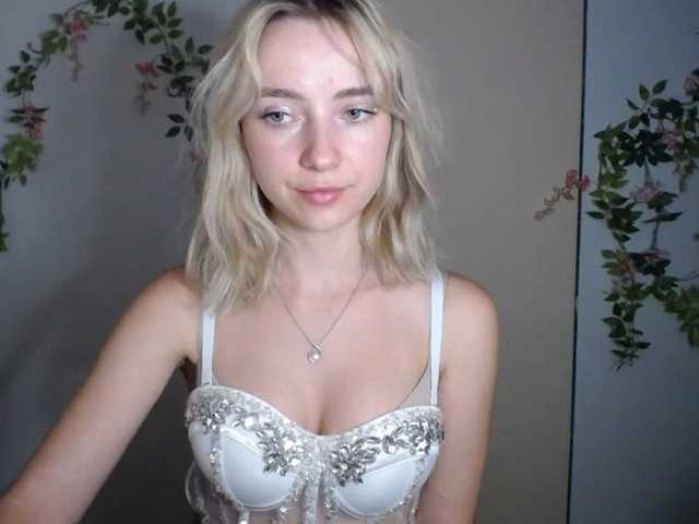 LuciaGlow live cam on BongaCams