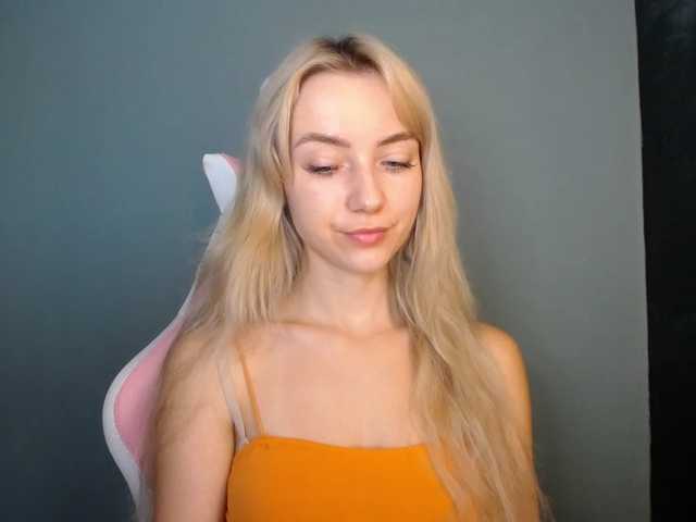LuciaGlow live cam on BongaCams