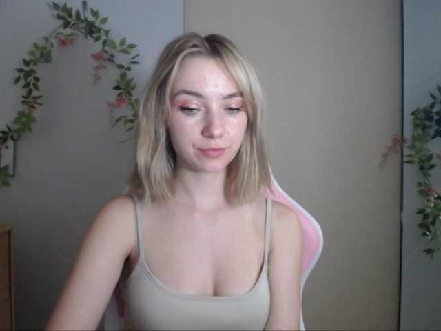 LuciaGlow live cam on BongaCams