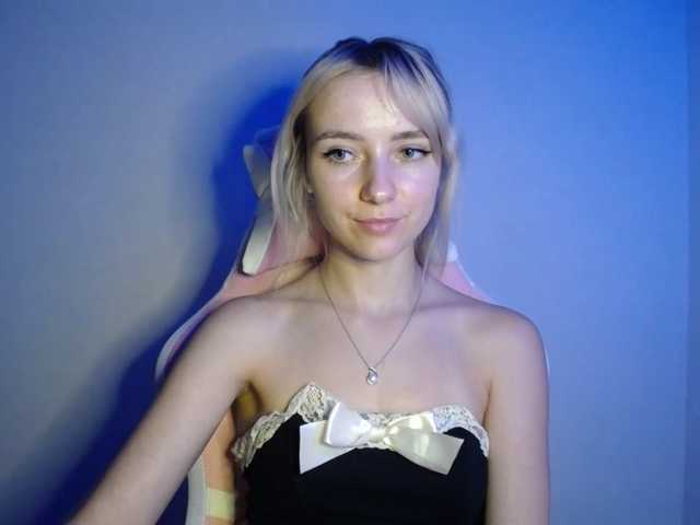 LuciaGlow live cam on BongaCams