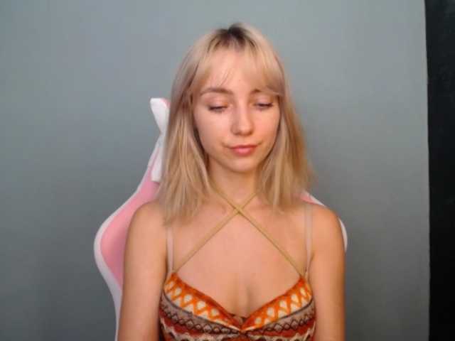 LuciaGlow live cam on BongaCams