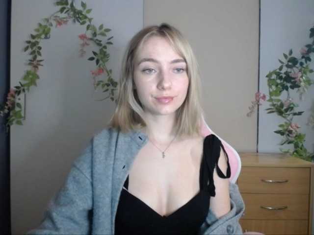 LuciaGlow live cam on BongaCams