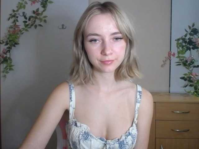 LuciaGlow live cam on BongaCams