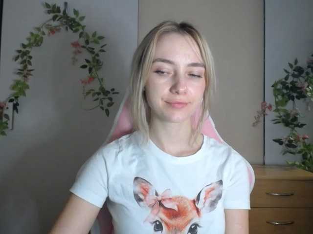 LuciaGlow live cam on BongaCams