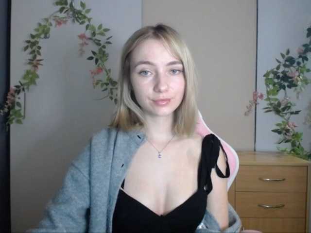 LuciaGlow live cam on BongaCams