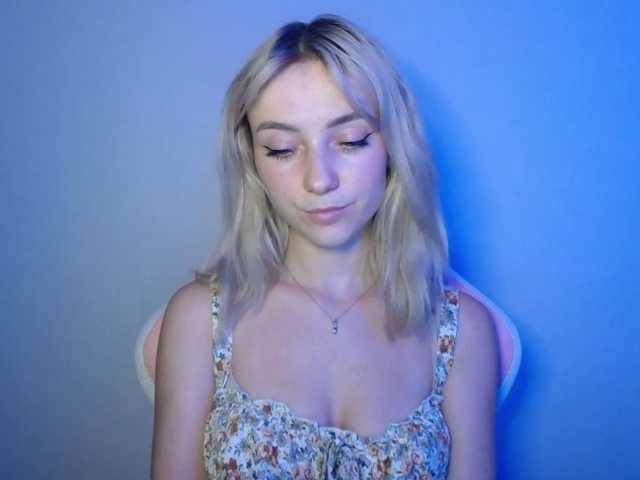 LuciaGlow live cam on BongaCams