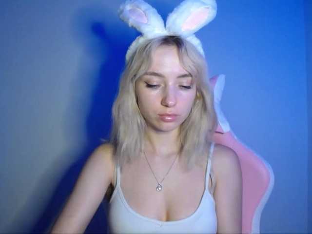 LuciaGlow live cam on BongaCams