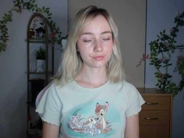LuciaGlow live cam on BongaCams