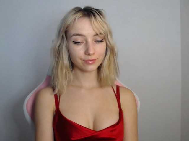 LuciaGlow live webcam show
