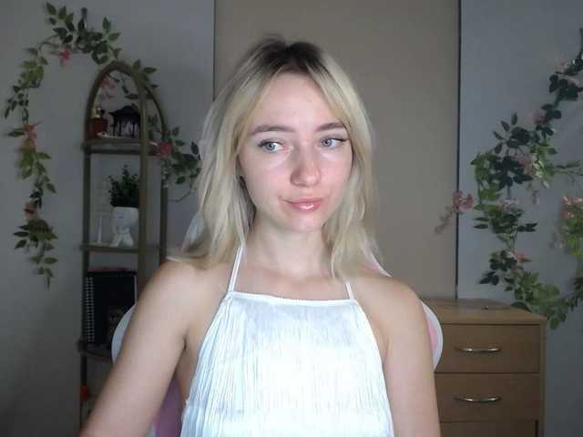 LuciaGlow live cam on BongaCams