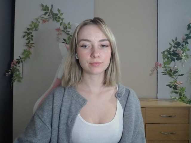 LuciaGlow live cam on BongaCams