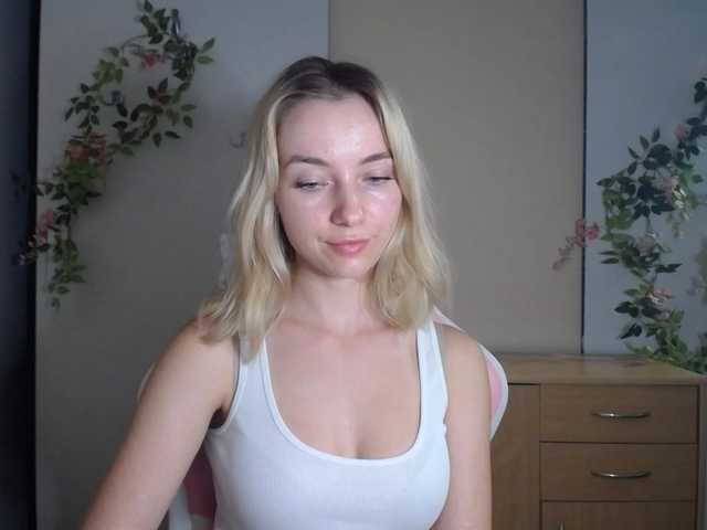 LuciaGlow live cam on BongaCams