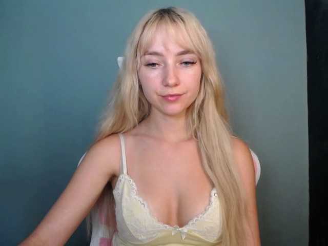 LuciaGlow live cam on BongaCams