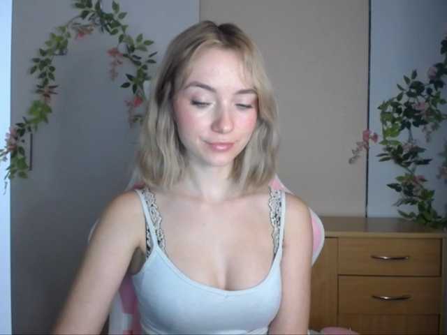 LuciaGlow live cam on BongaCams