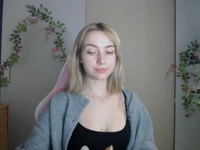 LuciaGlow live cam on BongaCams