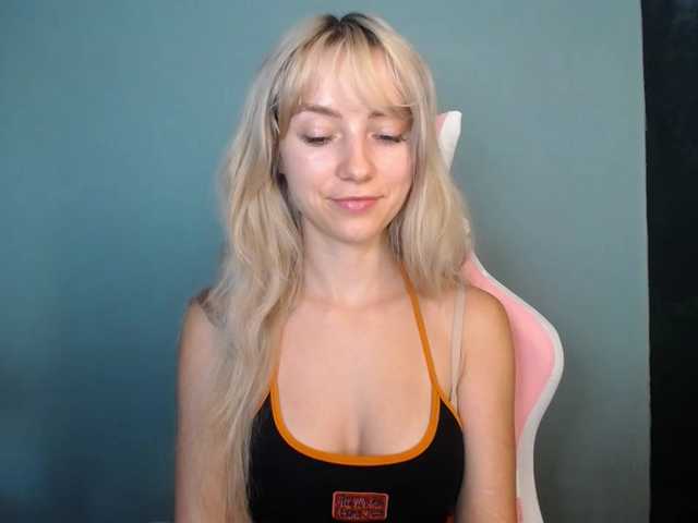 LuciaGlow live cam on BongaCams