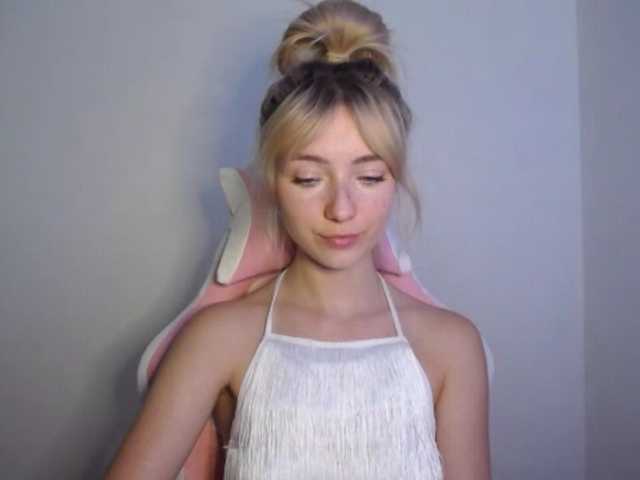 LuciaGlow live cam on BongaCams
