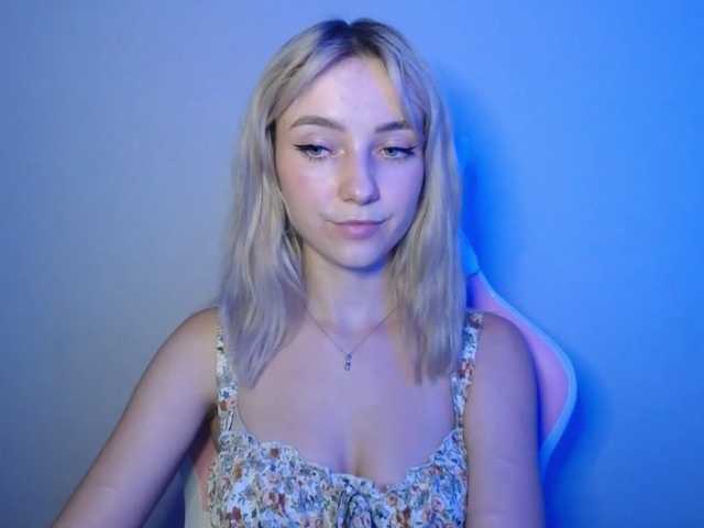 LuciaGlow live cam on BongaCams