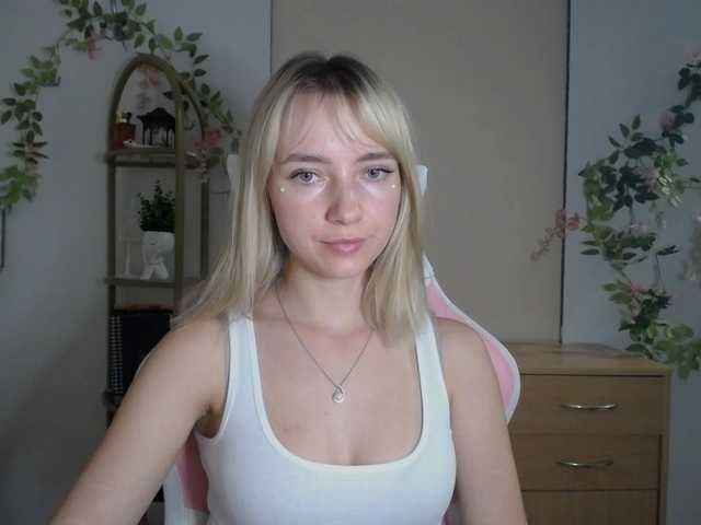 LuciaGlow live cam on BongaCams