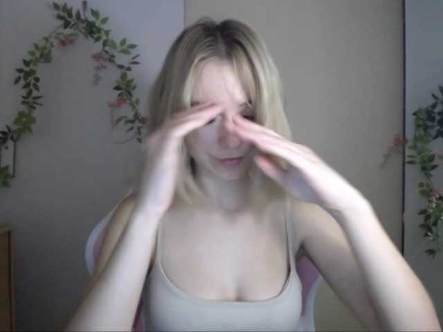 LuciaGlow live cam on BongaCams