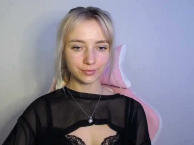LuciaGlow live cam on BongaCams