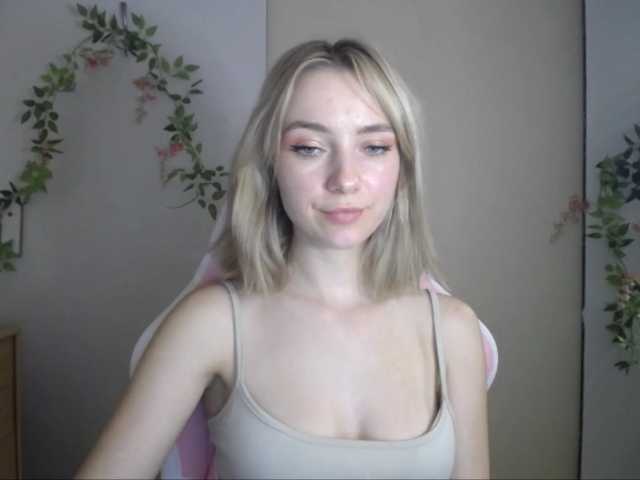 LuciaGlow live cam on BongaCams